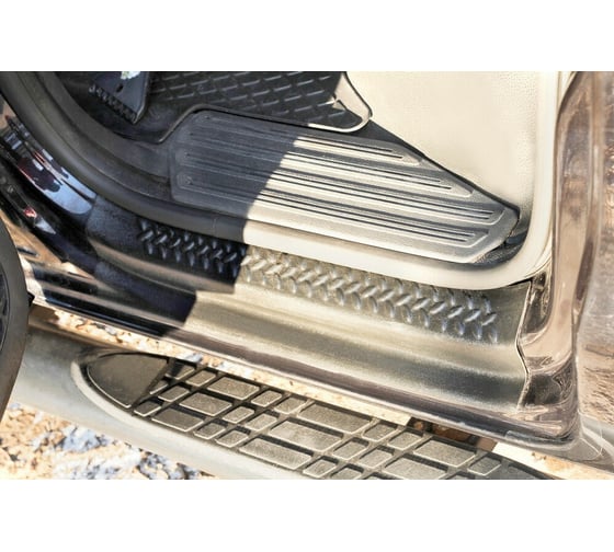 Накладки на пороги передних дверей Русская Артель 2 шт Volkswagen Amarok 2010- NVA-051412