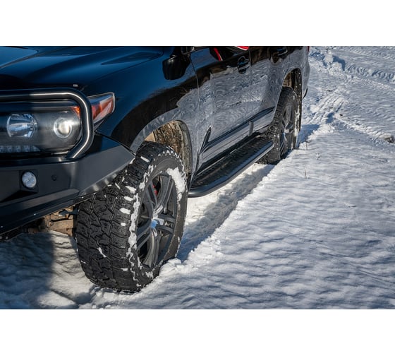 Силовые пороги РИФ Toyota Land Cruiser 200 2008-2015 черные накладки и болты RIF200-40000-BL