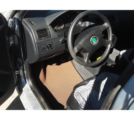Ковры в салон автомобиля Eva Smart skoda fabia i 1999 - 2007 эва сота чёрные c коричневой окантовкой 2507-B5A6-S