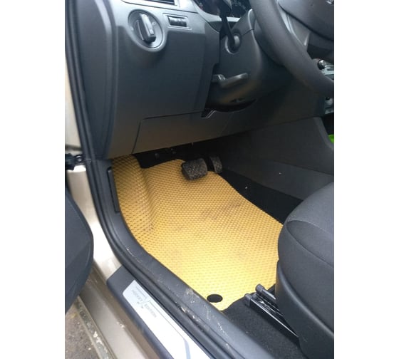 Ковры в салон автомобиля Eva Smart skoda rapid i 2012 - 2020 эва сота бежевые c серой окантовкой 1728-A1B1-S