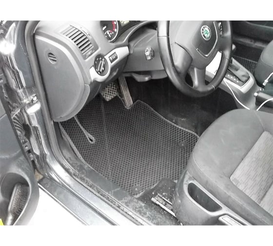 Ковры в салон автомобиля Eva Smart skoda octavia (a5) 2004 - 2013 эва сота чёрные c красной окантовкой 1722-B5A7-S