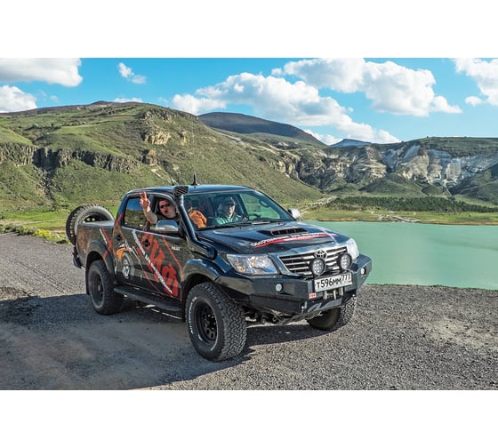Силовой передний бампер РИФ Toyota Hilux 2012-2014 с доп. фарами и защитой бачка омывателя RIFVIG-10356