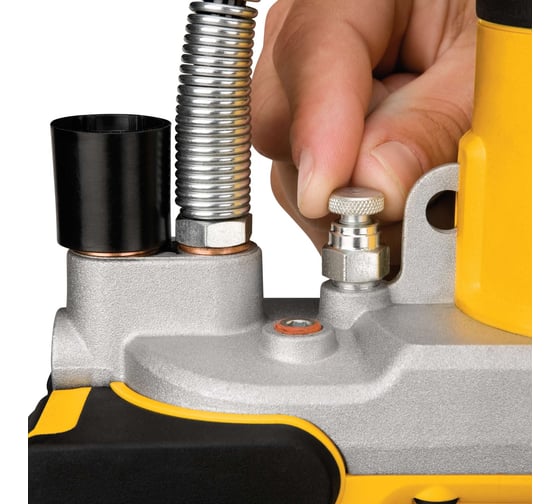 Смазочный пистолет (пресс масленка) Dewalt DCGG571NK 18В XR, 690 Бар, 453 г., без аккумулятора и ЗУ DCGG571NK-XJ