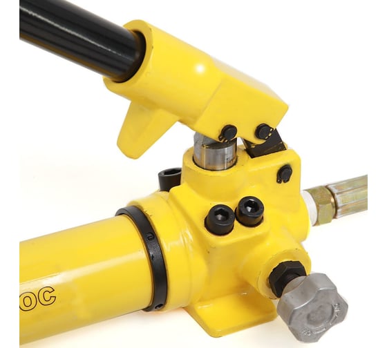 Гидравлический ручной насос Car-tool 0,6 л. CT-E1131