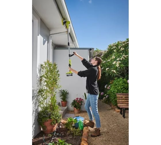 Щеточная машина Ryobi ONE+ с телескопической штангой R18TPS-0 5133004847