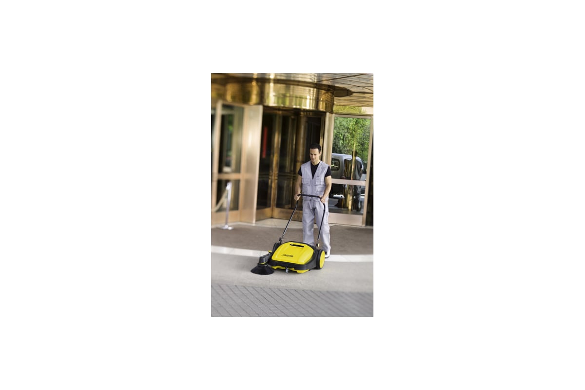 Подметальная машина Karcher KM 70/20 C BASIS 1.517-101 - выгодная цена,  отзывы, характеристики, фото - купить в Москве и РФ