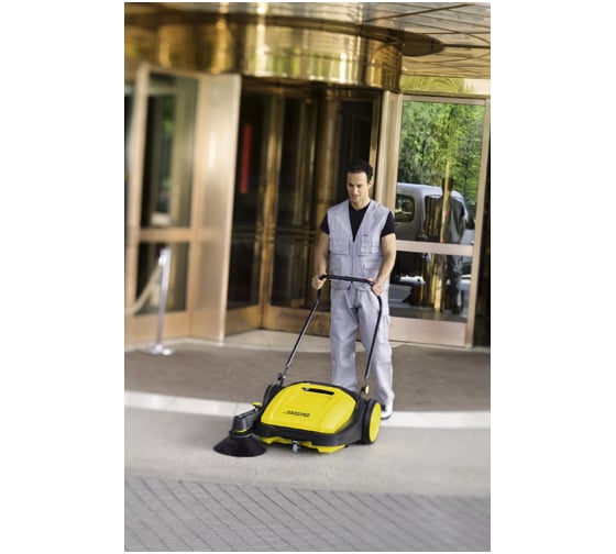 Подметальная машина Karcher KM 70/20 C BASIS 1.517-101