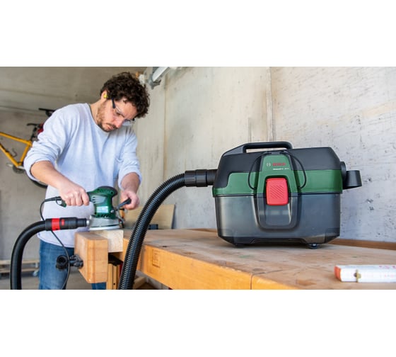 Аккумуляторный пылесос Bosch AdvancedVac 18 06033E1000