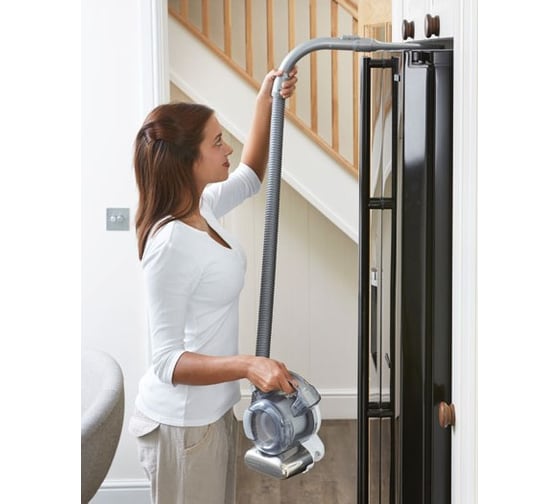Аккумуляторный пылесос с гибким шлангом Black+Decker PD1820LF
