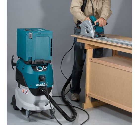 Пылесос Makita VC4210L