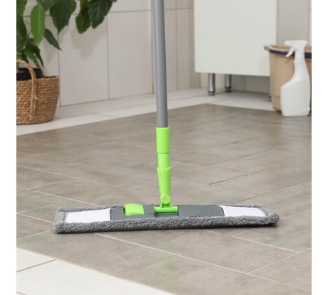 Плоская швабра Доляна окрашенный телескопический черенок, микрофибра 42х12х73 124 см 5390628