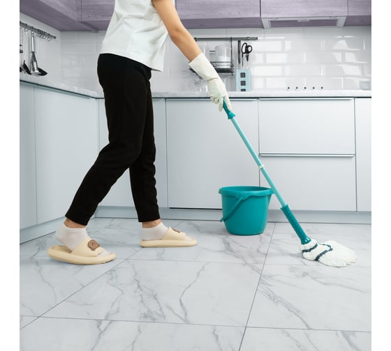 Отжимная швабра PALISAD Home 120 см, насадка из микрофибры, 120 г 935095