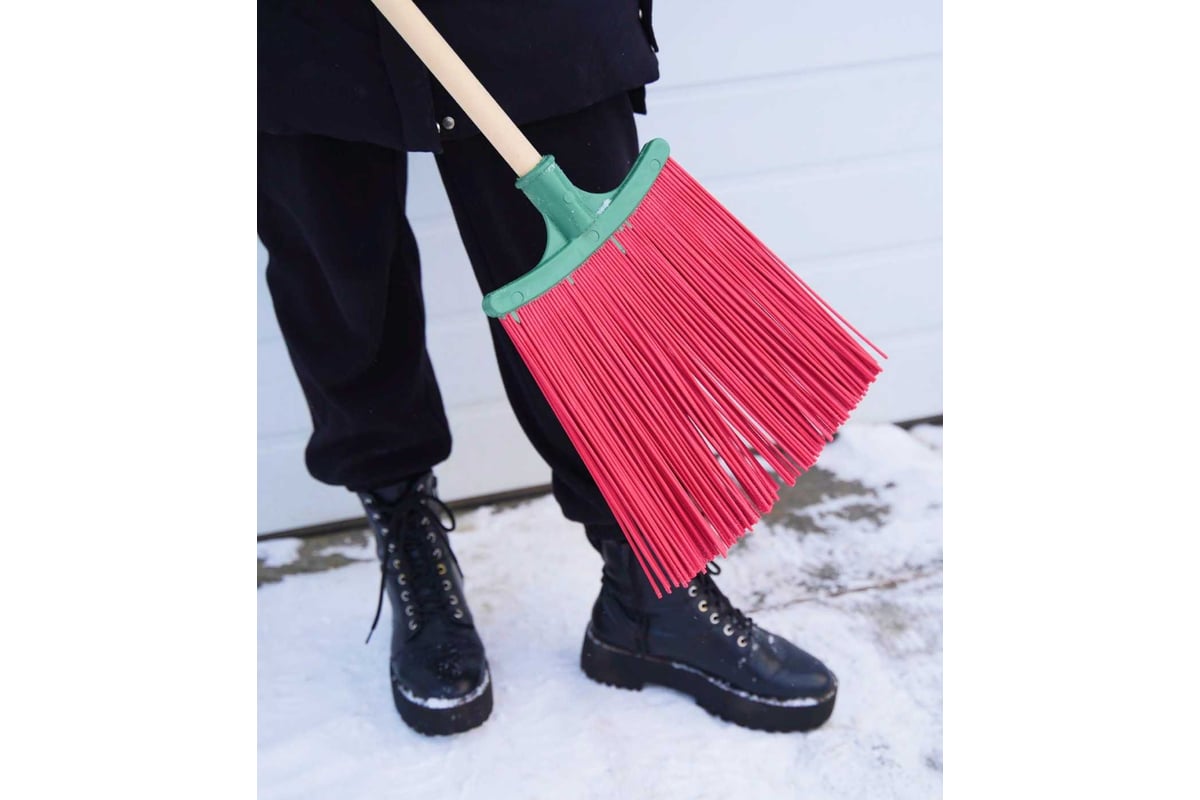 Метла ООО Агростройлидер синтетическая, плоская, 290x230 мм, с черенком ...