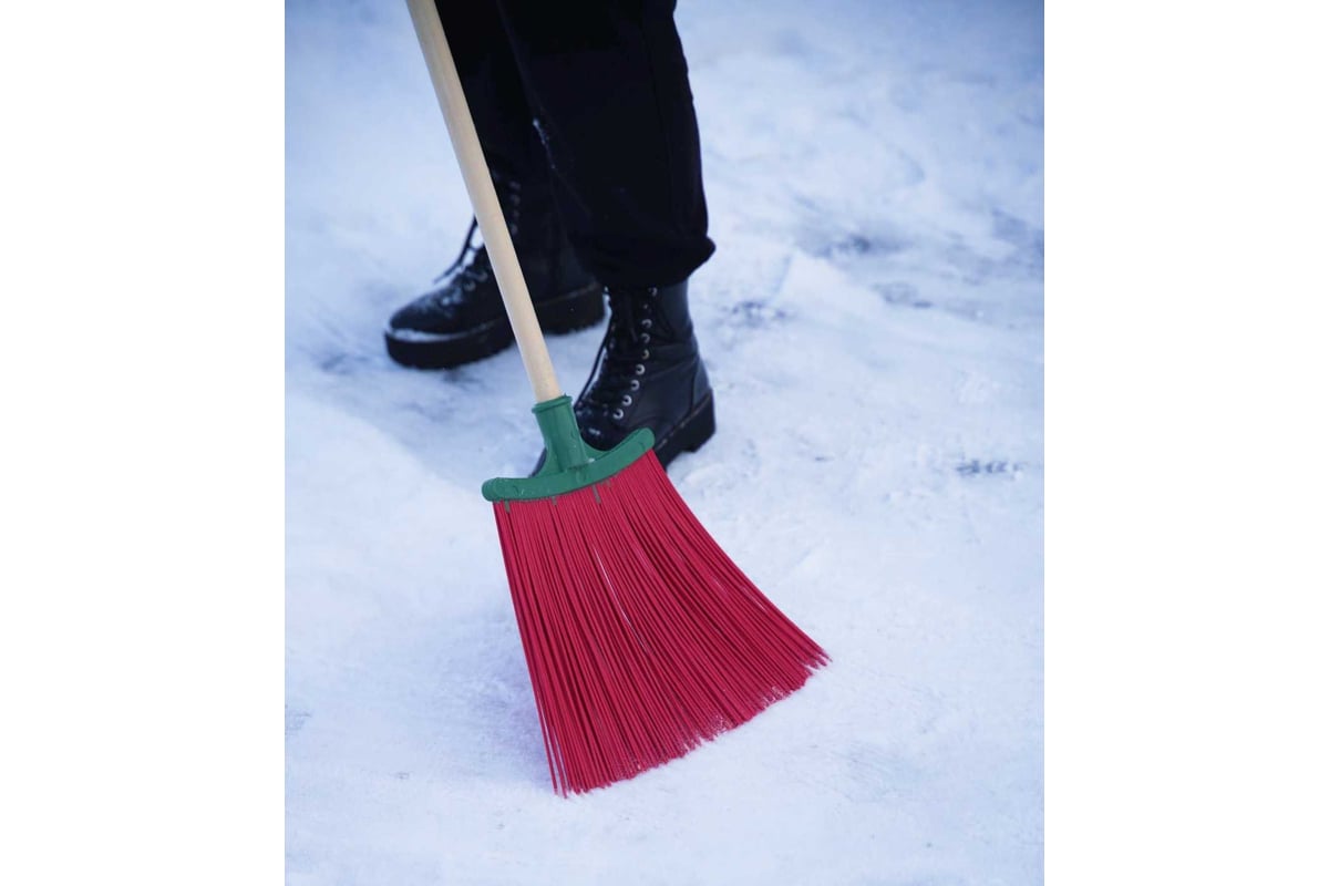 Метла ООО Агростройлидер синтетическая, плоская, 290x230 мм, с черенком ...