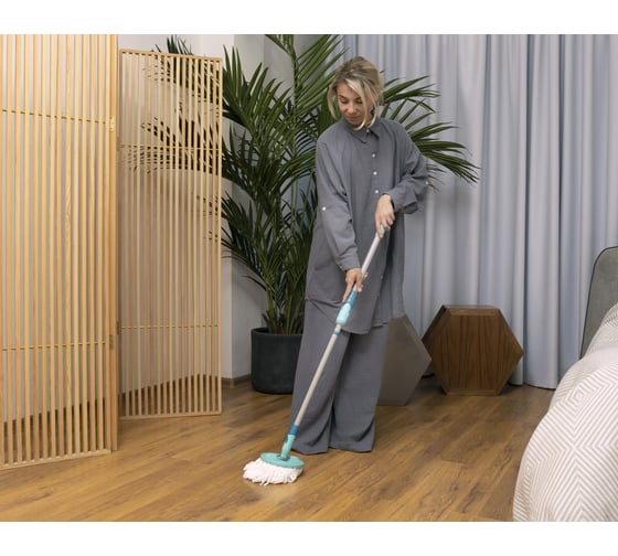 Комплект: Швабра + ведро, с механизмом отжима Leifheit CLEAN TWIST Disc Mop Ergo 52101