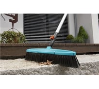 Комплект GARDENA: щетка для дорожек + деревянная рукоятка 130 см 03622-30.000.00