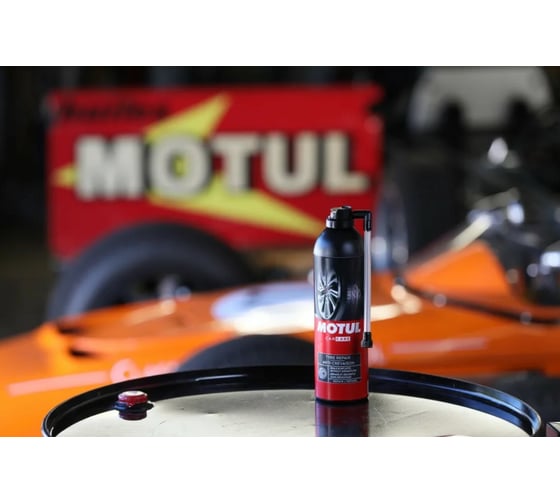 Средство для ремонта и подкачки шин Tyre Repair 0.5 л MOTUL 110142