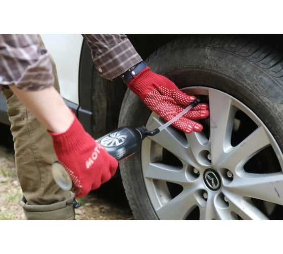 Средство для ремонта и подкачки шин Tyre Repair 0.5 л MOTUL 110142
