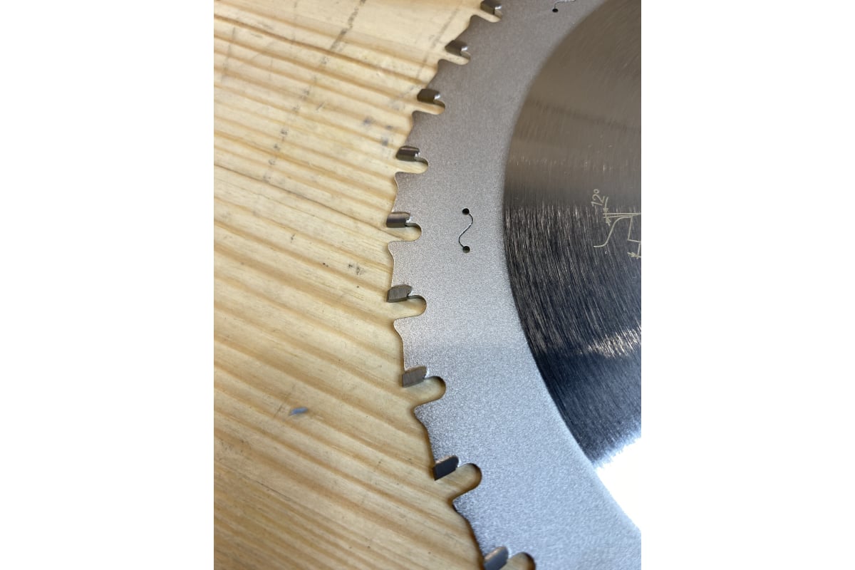 Диск пильный по железу LU6A (210х30 мм; 40Z) FREUD PRO LU6A0400 ...