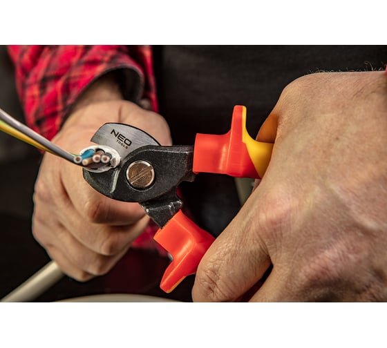 Кабелерез NEO Tools 160 мм, 1000В, CrV, полированный 01-233