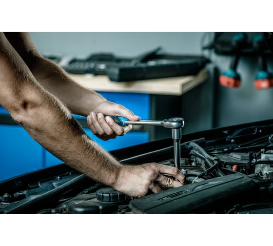 Трещотка HOEGERT TECHNIK изогнутая, с кнопкой 1/2, 72 зубца HT1R322