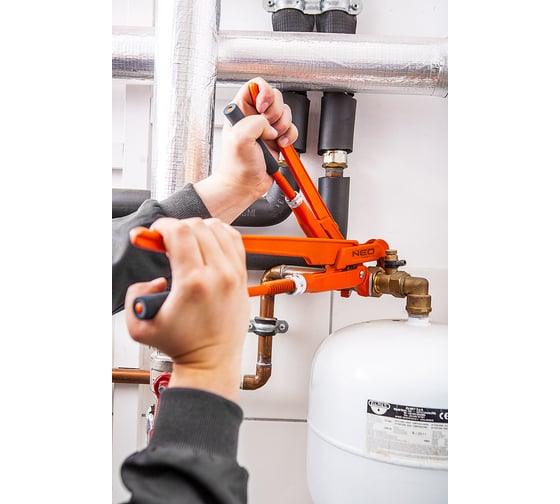 Трубный ключ NEO Tools тип 90 320 мм 1.0 02-130