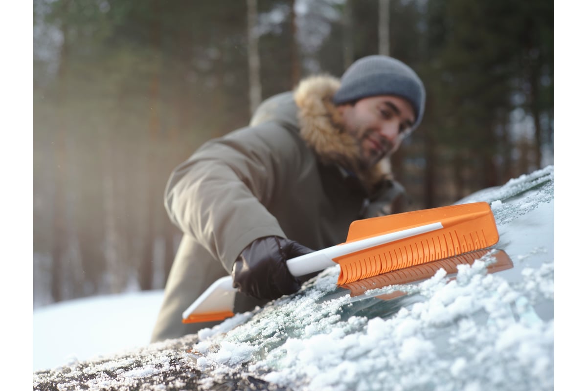  со скребком Fiskars SnowXpert 1019352 - выгодная цена, отзывы .