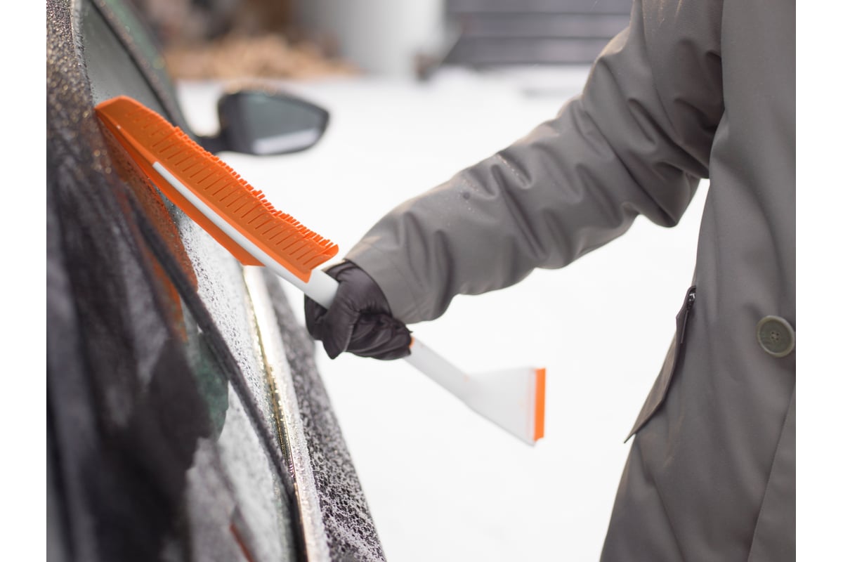  со скребком Fiskars SnowXpert 1019352 - выгодная цена, отзывы .