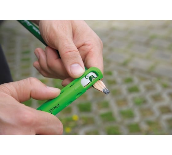 Набор PICA pocket (держатель-точилка pocket и карандаш black white 546/24 (24см) в блистере) 505/03