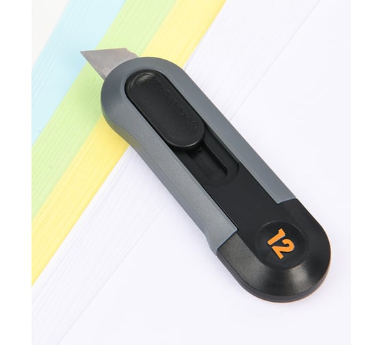 Технический строительный канцелярский нож DELI "Home Series Black" HT4007 ширина лезвия 12мм, эксклюзивный дизайн, корпус из высококачественного софттач пластика 151595