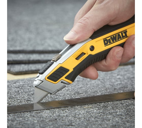 Универсальный нож DEWALT с выдвижным лезвием DWHT0-10295