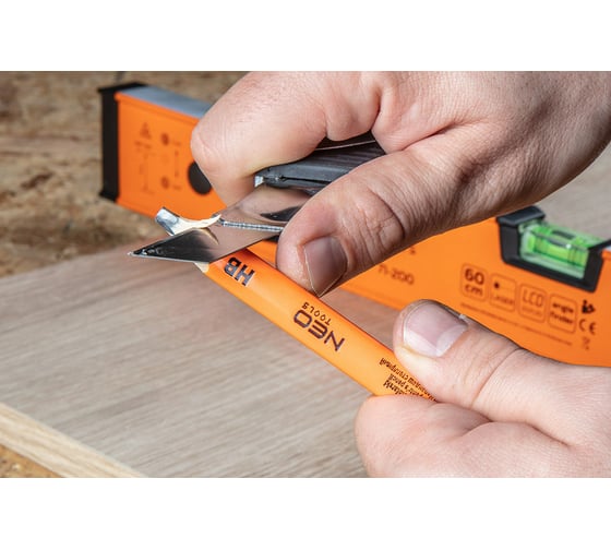 Столярный карандаш NEO Tools 240 мм, HB 13-800