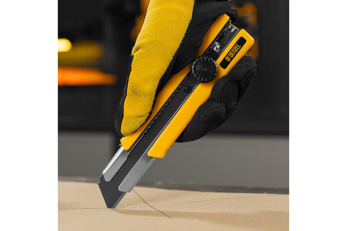 Нож DENZEL 25 мм, сменное лезвие, SK4, корпус из TPR, металлическая ...