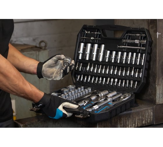 Набор инструментов HOEGERT TECHNIK 95 шт., 1/2",1/4" Черный HT1R226
