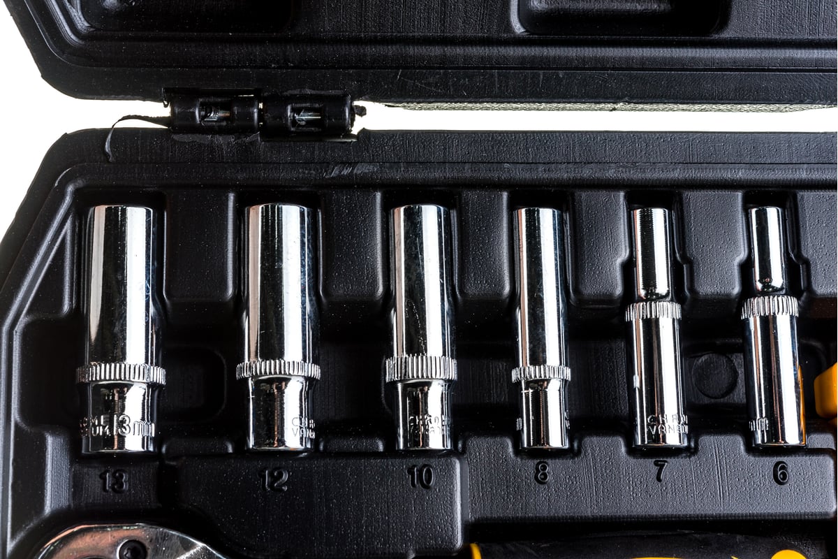  инструментов для автомобиля DEKO DKMT49 в чемодане 065-0774 .