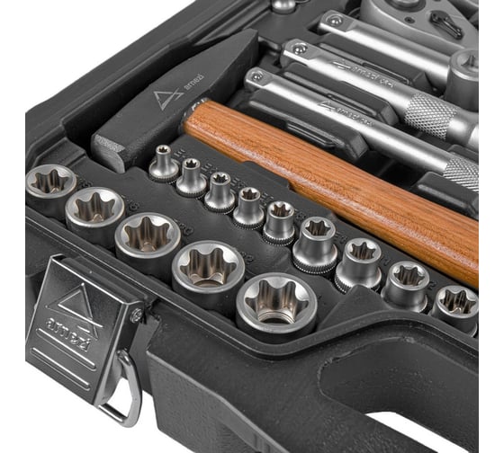 Набор инструментов ARNEZI 1/4 DR, 1/2 DR, 3/8 DR 131 предмет R0900131