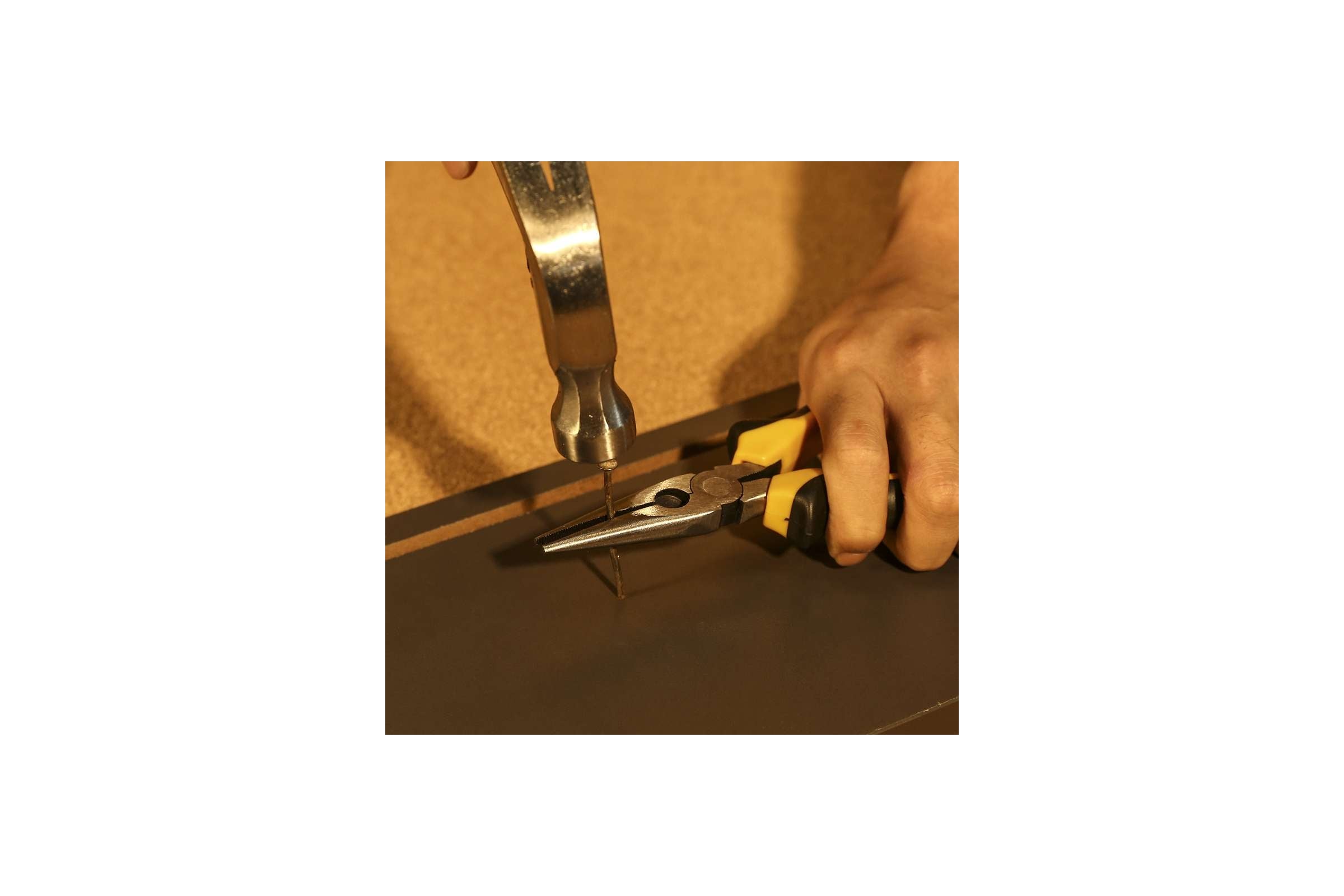 Универсальный набор инструмента для дома и авто в чемодане DEKO