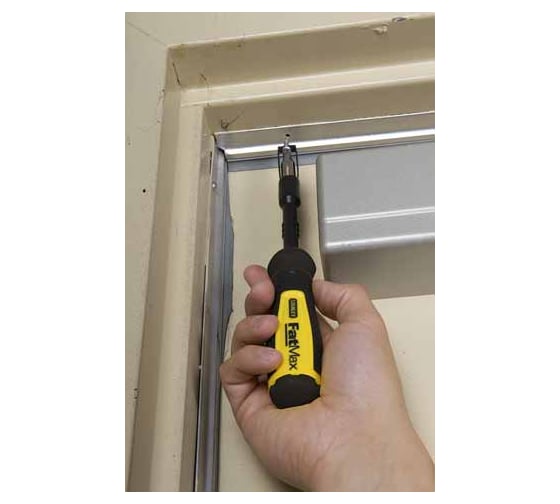 Отвертка FatMax Clip-N-Grip в комплекте с 6-тью вставками STANLEY 9-69-188
