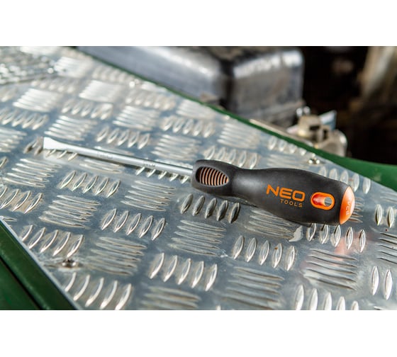 Шлицевая отвертка NEO Tools 5.5x200 мм CrMo 04-014