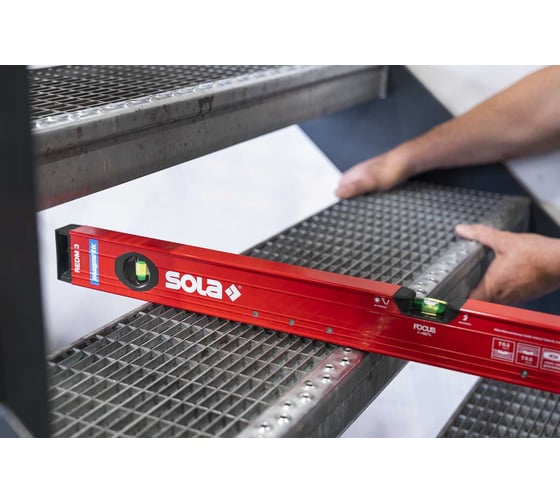 Уровень SOLA RED M 3 100, L=100 см, 3 глазка, точн. 0,3 мм/м 01813301