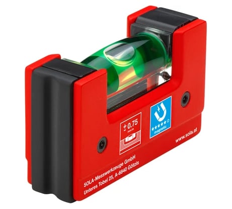 Уровень SOLA компактный магнитный GO Magnetic, 1 глазок, точн. 0,75 мм/м 01621101
