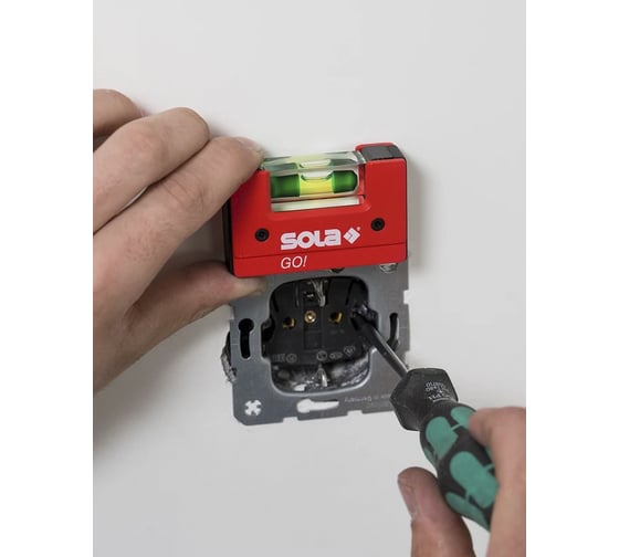 Уровень SOLA компактный магнитный GO Magnetic, 1 глазок, точн. 0,75 мм/м 01621101