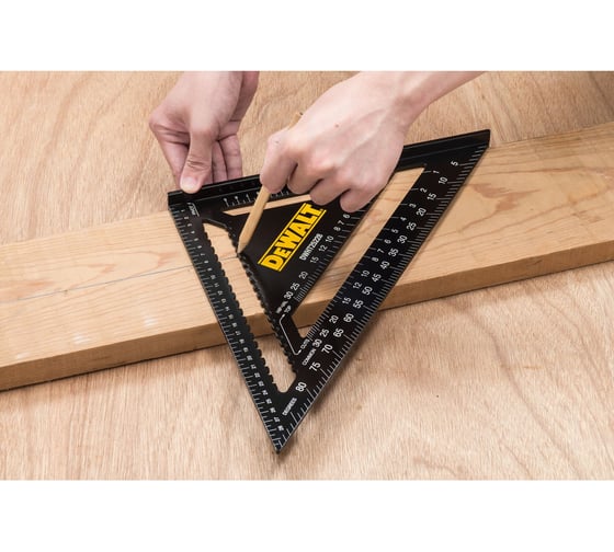 Кровельный угольник DEWALT 30 см DWHT25228-0