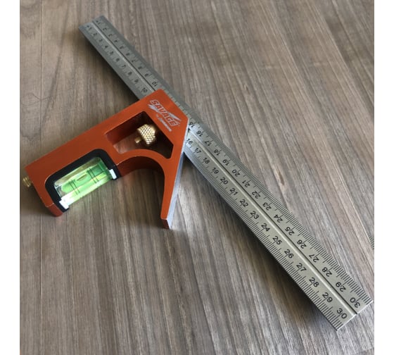 Столярный комбинированный угольник Swanson Savage Metric combo square метрический, 30 см  SVCM233