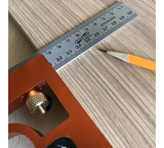 Столярный комбинированный угольник Swanson Savage Metric combo square метрический, 30 см  SVCM233