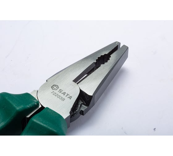 Комбинированные плоскогубцы Sata 8" 200 мм, энергосберегающие 72203B