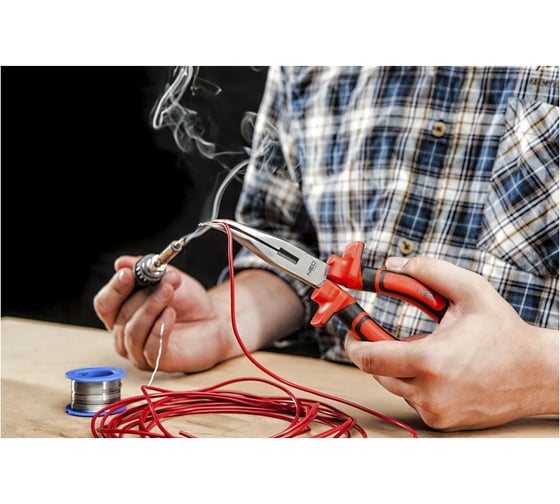 Изогнутые плоскогубцы NEO Tools 1000 В 01-068