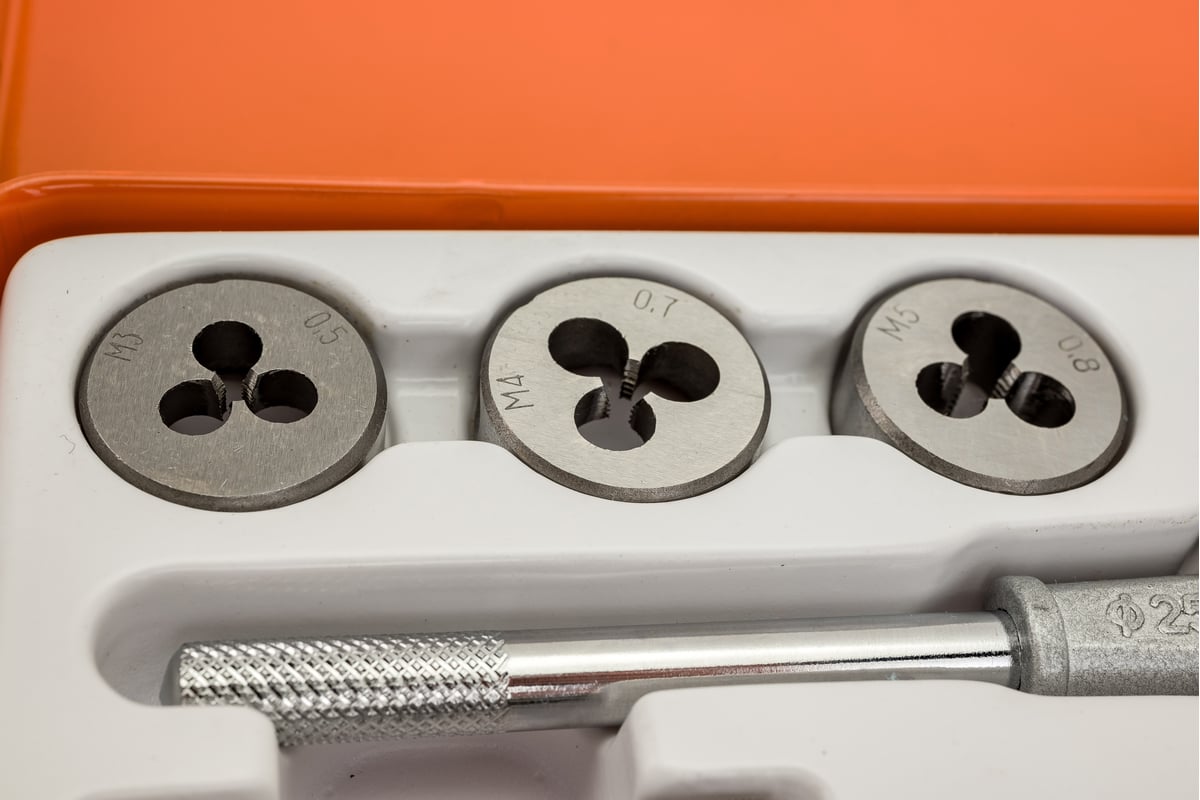 Набор метчиков и плашек BOHRER метрические, М3x0,5 М4x0,7 М5x0,8 М6x1,0 ...