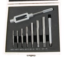 Комплект резьбонарезного инструмента CNIC Вороток и 7 метчиков М3-М12 Р18 в дер. коробке 8 поз. 53865