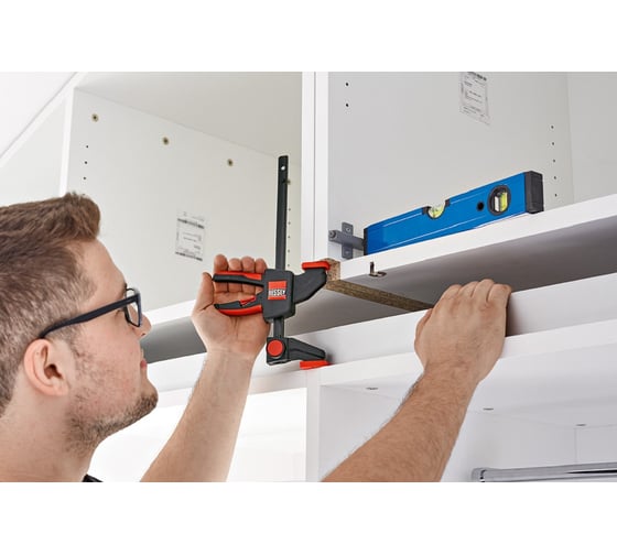 Струбцина пистолетного типа BESSEY 0.75 кН, 150 x 60 мм, распор 125-270 мм BE-EZM15-6